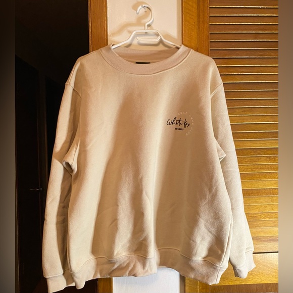 White Fox Crewneck
Size: M/L
Color: Beige - Picture 1 of 3